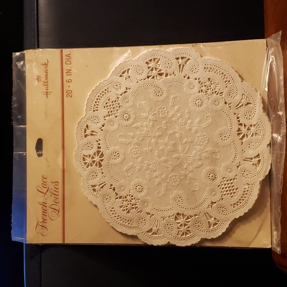 HALLMARK French Lace 6" Doilies - 1 Pkg of 20 - VTG NIP - Picture 2 of 6